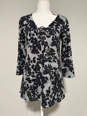 NWT NY Collection Charcoal Knit Top - Small